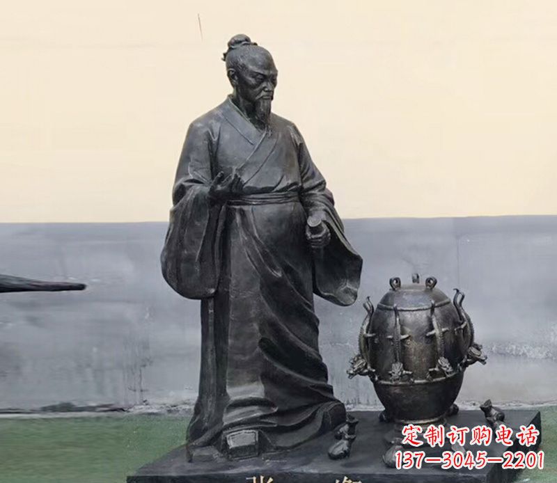 石狮学校张衡和地动仪铜雕