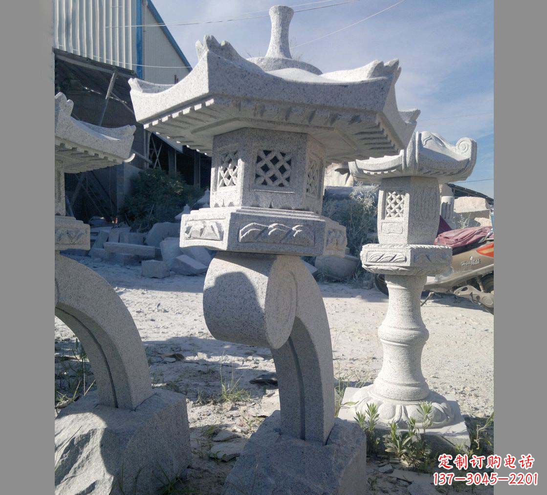 石狮园林景观草坪石灯雕塑